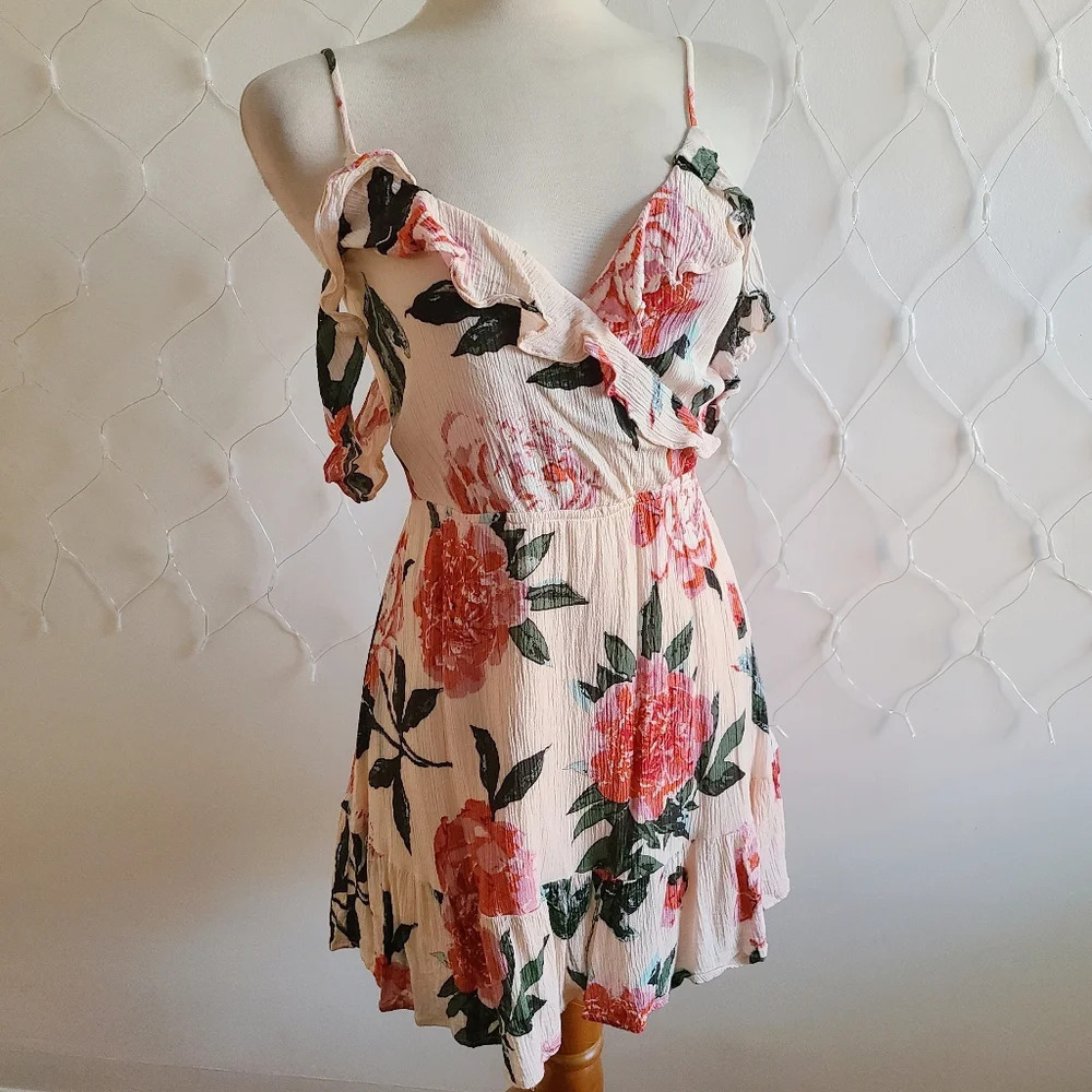 Summer Sundress! Illa Illa Floral Dress • Pink & Green • Flirty • Size Small